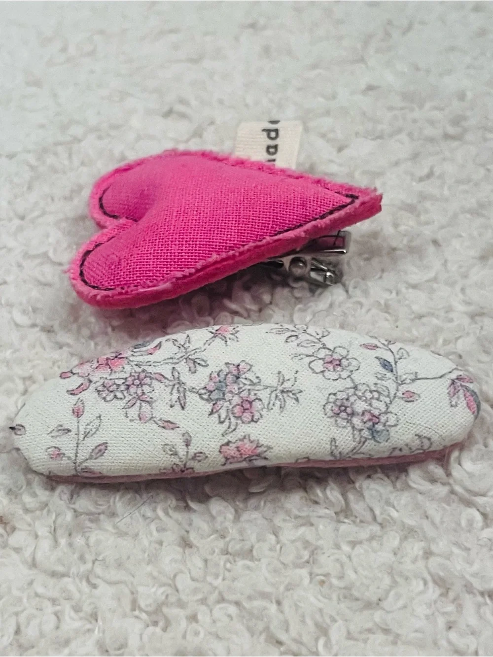 🍭3/$15 (kids)🎉Handmade Pink Heart & Floral Hair Clip Set
